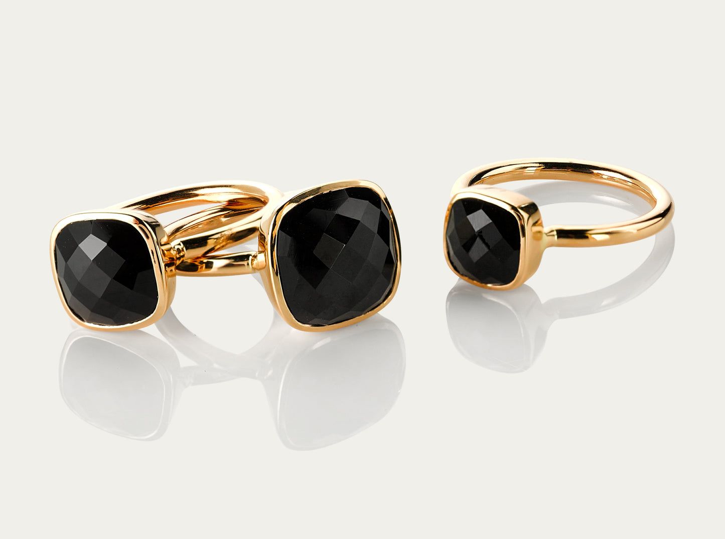Onyx Ring 18K Yellow Gold 8mm stone