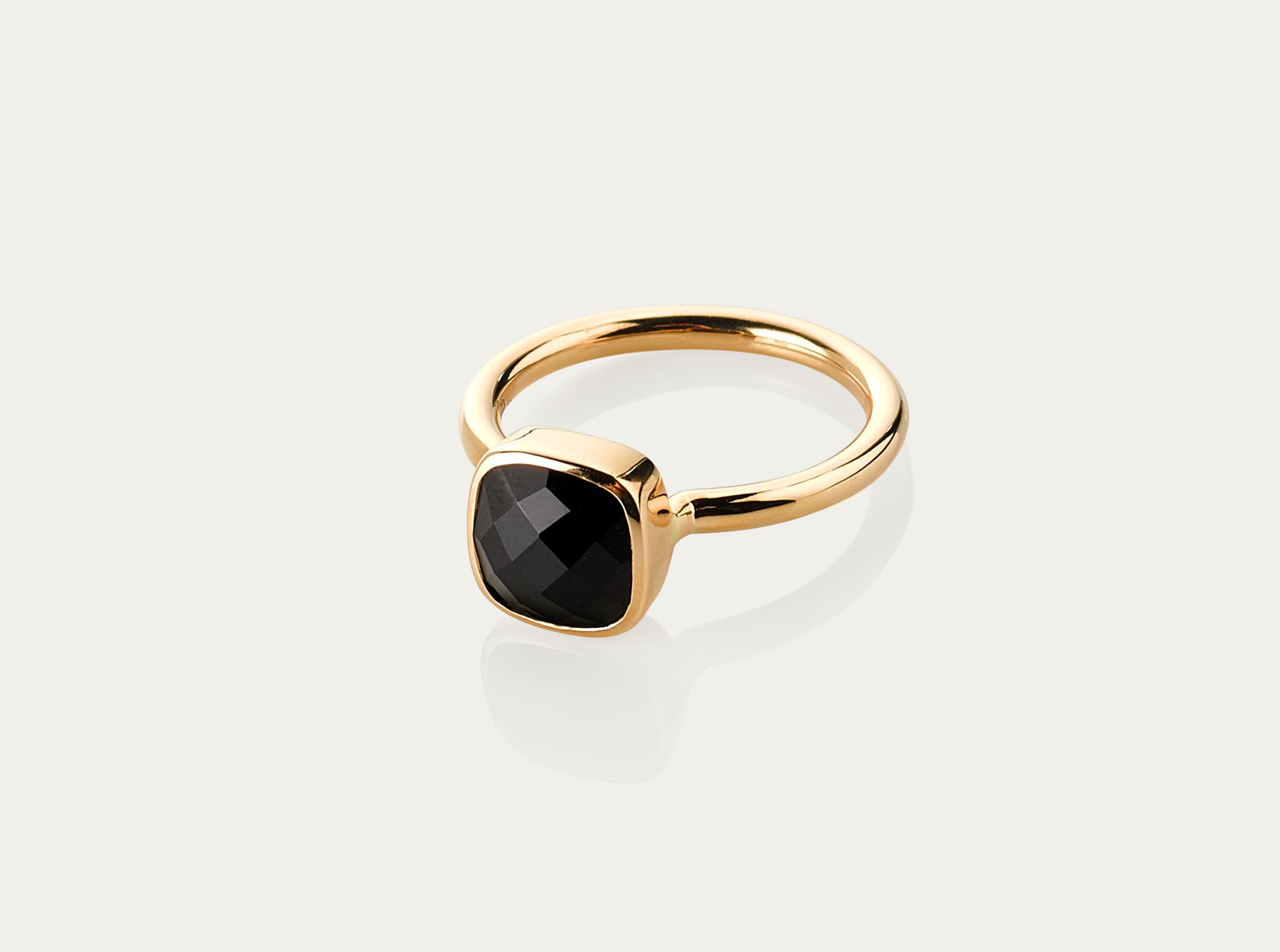 Onyx Ring 18K Yellow Gold 8mm stone 